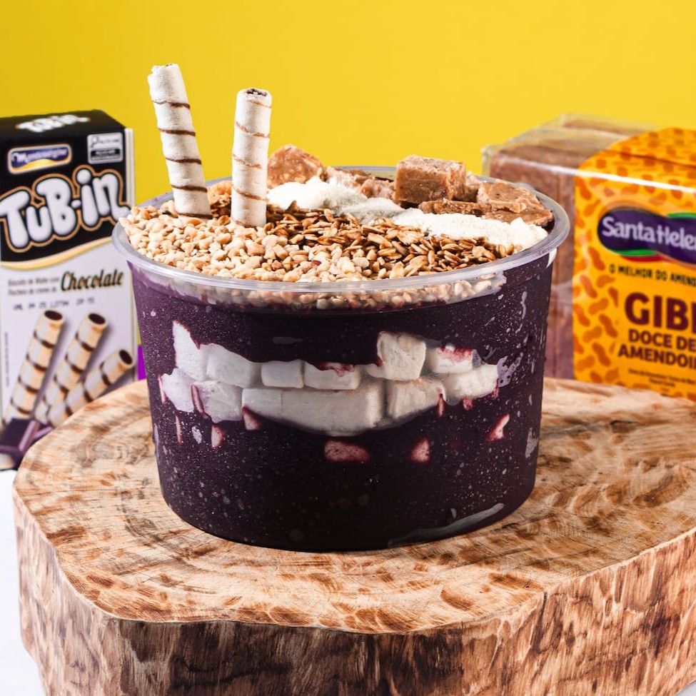 Açaí Batido, receita unica (batemos somente o açaí com guarana), permita ser surpreendido com o sabor. Adicionais gratis como você nunca viu em um açaí.
