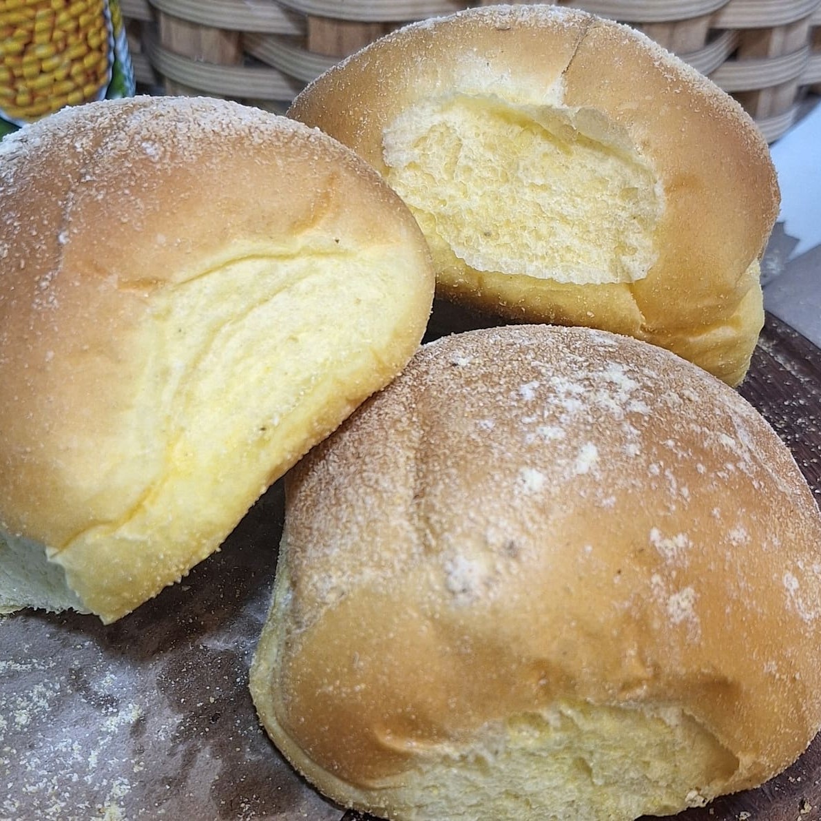 Deliciosa Broa de Milho, fresquinha feito todos os dias. Embalagem com 04 unidades,