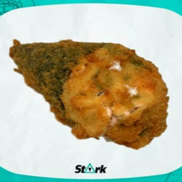 Alga, arroz, atum, cream cheese, cebolinha e gergelim (totalmente empanado).