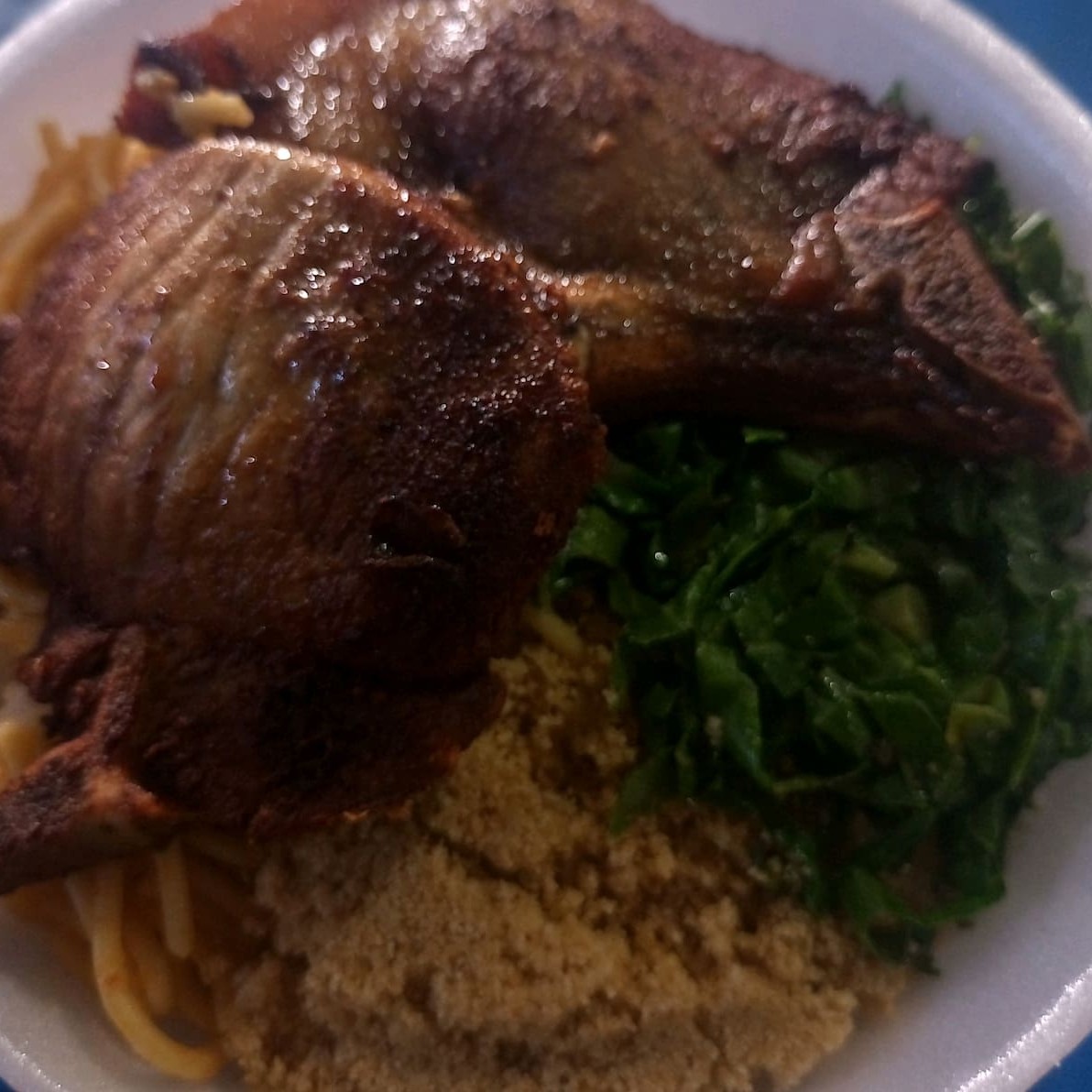 Arroz, feijão, macarrão e farofa