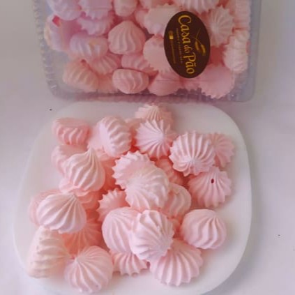 Suspiro sensacionais, em dois deliciosos sabores: Morango e Natural.