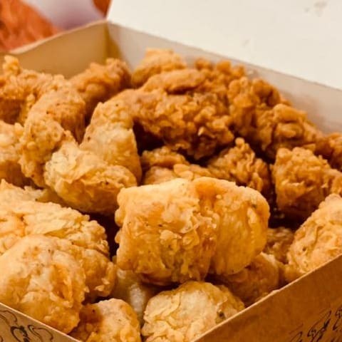 Mix de Frango Crocante e Isca de Peixe Crocante.