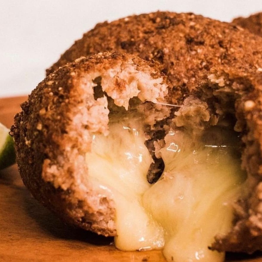 Kibe com Recheio de Muçarela