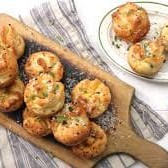 Pão de alho recheado com queijo - Serve 2 a 3 pessoas