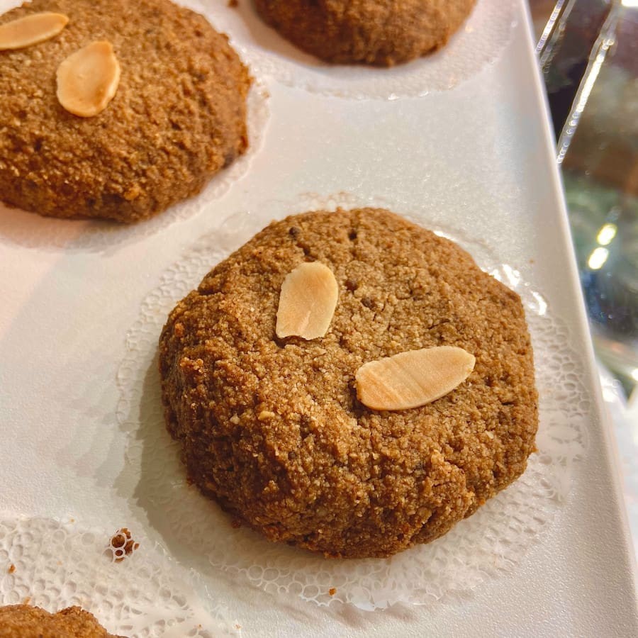 *Contém açúcar, amendoim, amêndoas e canela.