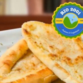 Dê uma mordida em nosso irresistível 'Pão na Chapa com Manteiga', uma verdadeira delícia da categoria 'Sanduíches'. Este prato é composto por pão fresquinho, tostado na chapa até atingir o ponto de crocância perfeito e generosamente untado com manteiga de qualidade superior, que derrete lindamente, criando um sabor inigualável. Ideal para quem busca um lanche rápido, mas extremamente saboroso e aconchegante. Experimente e deixe seu paladar ser conquistado por esta maravilha simples, porém incrivelmente deliciosa.