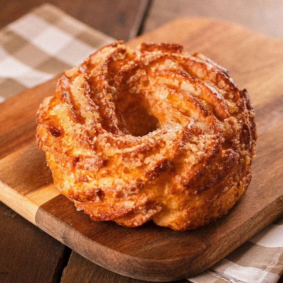Tradicional Rosca Açucarada  Por Cima Com Um Toque De Leveza.