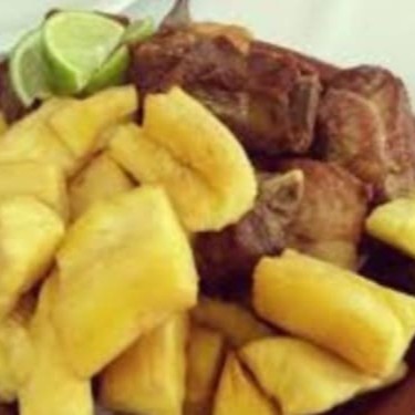 Porção de Costelinha Suína com Aipim.