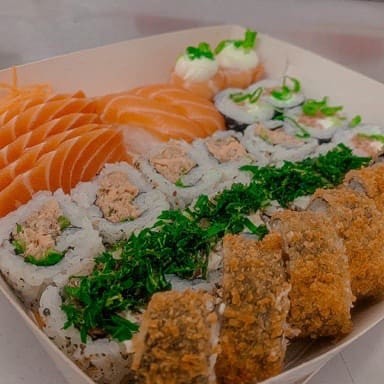 5 sashimi de salmao, 2 sushi de salmao, 2 joy filadelfia, 5 uramaki skin, 5 filadelfia, 5 boston, 6 hot filadelfia