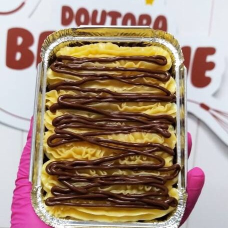 Marmitinha de brownie com cobertura de brigadeiro de leite Ninho com Nutella