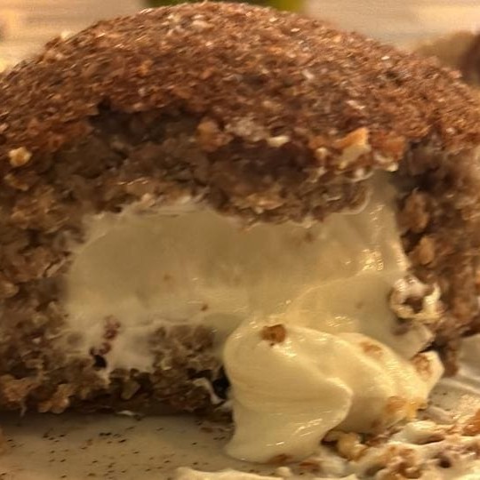 Kibe frito recheado com carne e coalhada