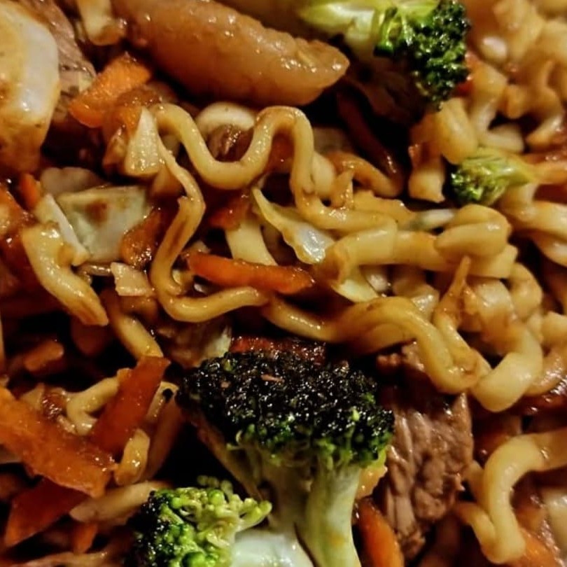 2 ysakisoba tradicional (500g cada) + 2 refrigerantes lata