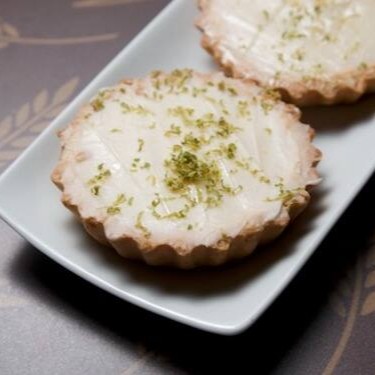 Massa crocante, creme cítrico e merengue maçaricado. Doce e refrescante, perfeita para quem ama sobremesas equilibradas. Nosso creme de limão tem uma qualidade e receita que só a Grão Napoli consegue fazer.