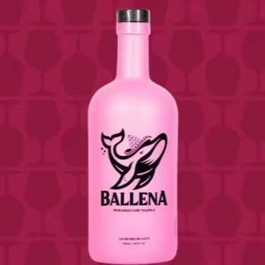 A deliciosa mistura do sabor de morango, a pegada da tequila e a cremosidade do leite formam esse licor fino que é a sensação do momento. Feito para ser apreciado puro bem gelado, em shots.  País: Brasil  Classificação: Licor Fino  Ingredientes: Água, açúcar, tequila, leite em pó, álcool etílico potável, aroma idêntico ao natural de morango, espessante e corante  Graduação alcoólica: 16%Abv  Volume: 750ml