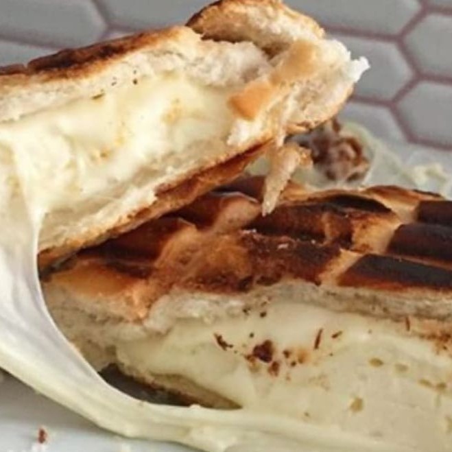 Pão com queijo minas +  guarana natural