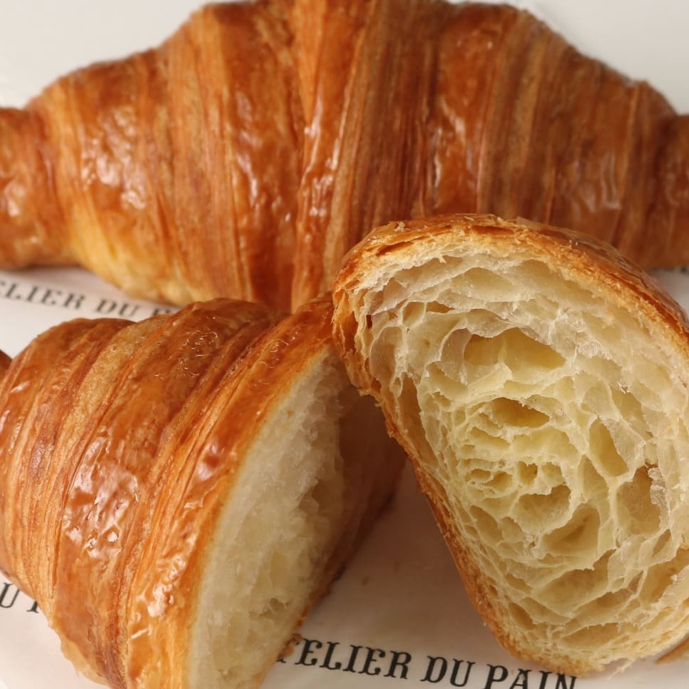 O Melhor Croissant do Rio! Feito com Massa Folhada fresquinha com Manteiga Président, um combo com 3 unidades de um dos produtos favoritos da casa!