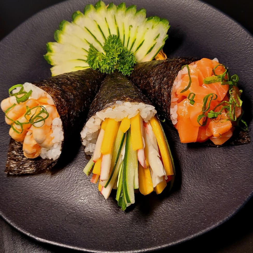 Escolha 3 dos seus mini temakis favoritos para saborear!