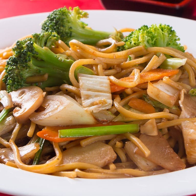 Carne,Macarao E Legumes 2 Rolinho De Legumes 2 Rolinhos De Banana Com Chocolate + Refri 2lt