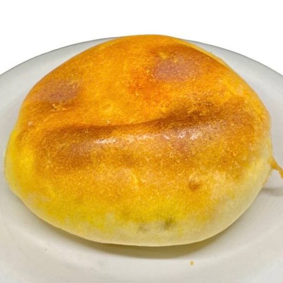 Hambúrguer suculento, bacon, queijo derretido e aquele toque especial da casa. Uma explosão de sabor a cada mordida, perfeito para os amantes de um bom burguer!