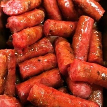 Acompanhamentos : Arroz , Feijão , Farofa .