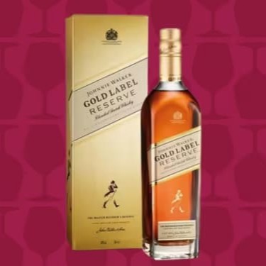 Gold Label Reserve é obra do master blender nº 1 da Johnnie Walker, Jim Beveridge, que usou whiskys de sua reserva pessoal e barris estocados em Clynelish, região da Escócia onde foi descoberto o ouro, razão pela qual o rótulo é dourado.  O diferencial deste blend é a harmonia entre as frutas doces e o mel.  O whisky traz equilíbrio entre o sabor de frutas doces e as notas profundas de mel. Ondas de madeira e toques defumados também fazem parte da novidade, que pode ser apreciada em um copo alto com gelo e uma fatia de laranja.  Características: Origem: Escócia Categoria: Super Deluxe (15 anos). Graduação: 40% vol. Volume: 750 ml.