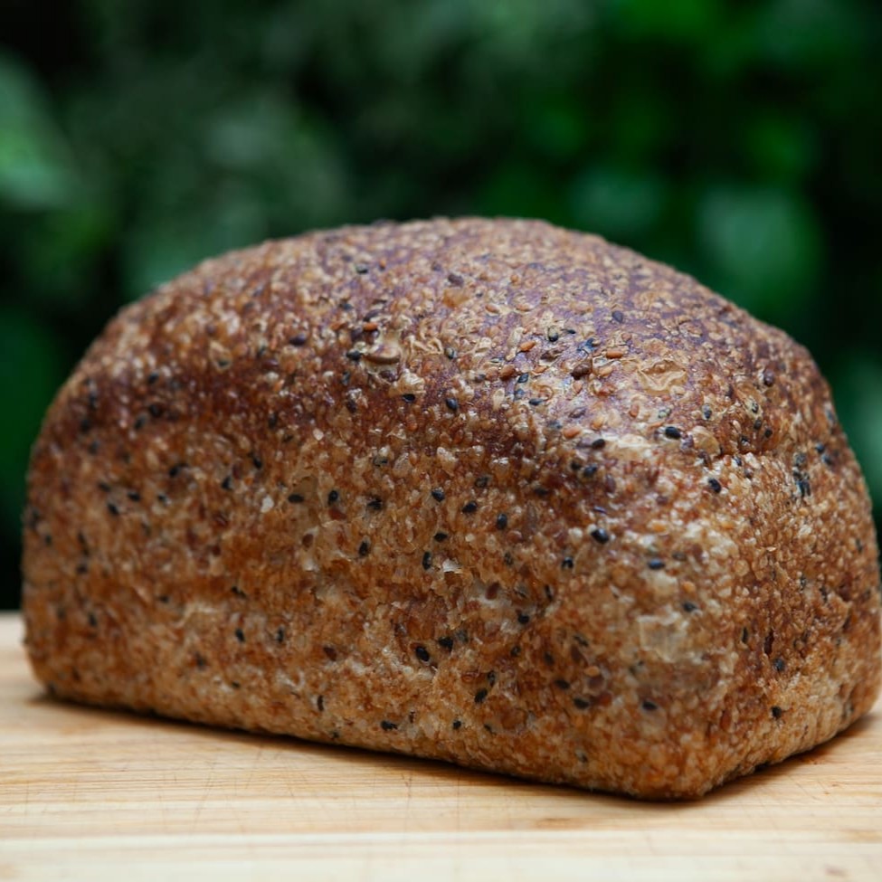 Pão com farinha integral e mix de grãos.