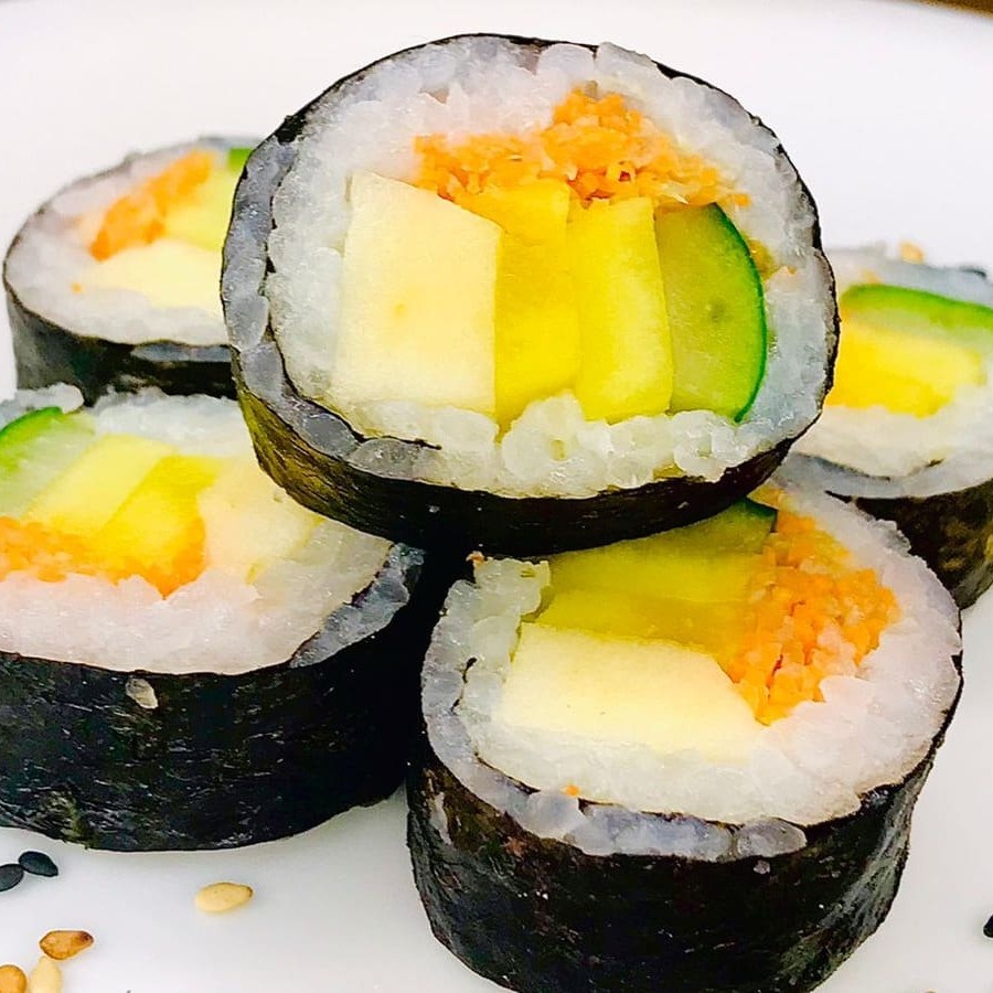 Arroz, pepino, cenoura e maça