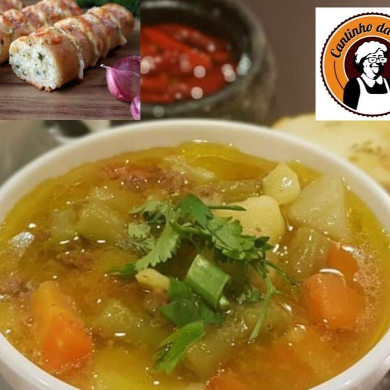 Deliciosa & Saborosa Sopa Vegetariana , feita com. Abobrinha .chuchu, cenoura, salsa, alho poro, salsão cebolinha + Torradas Grátis .