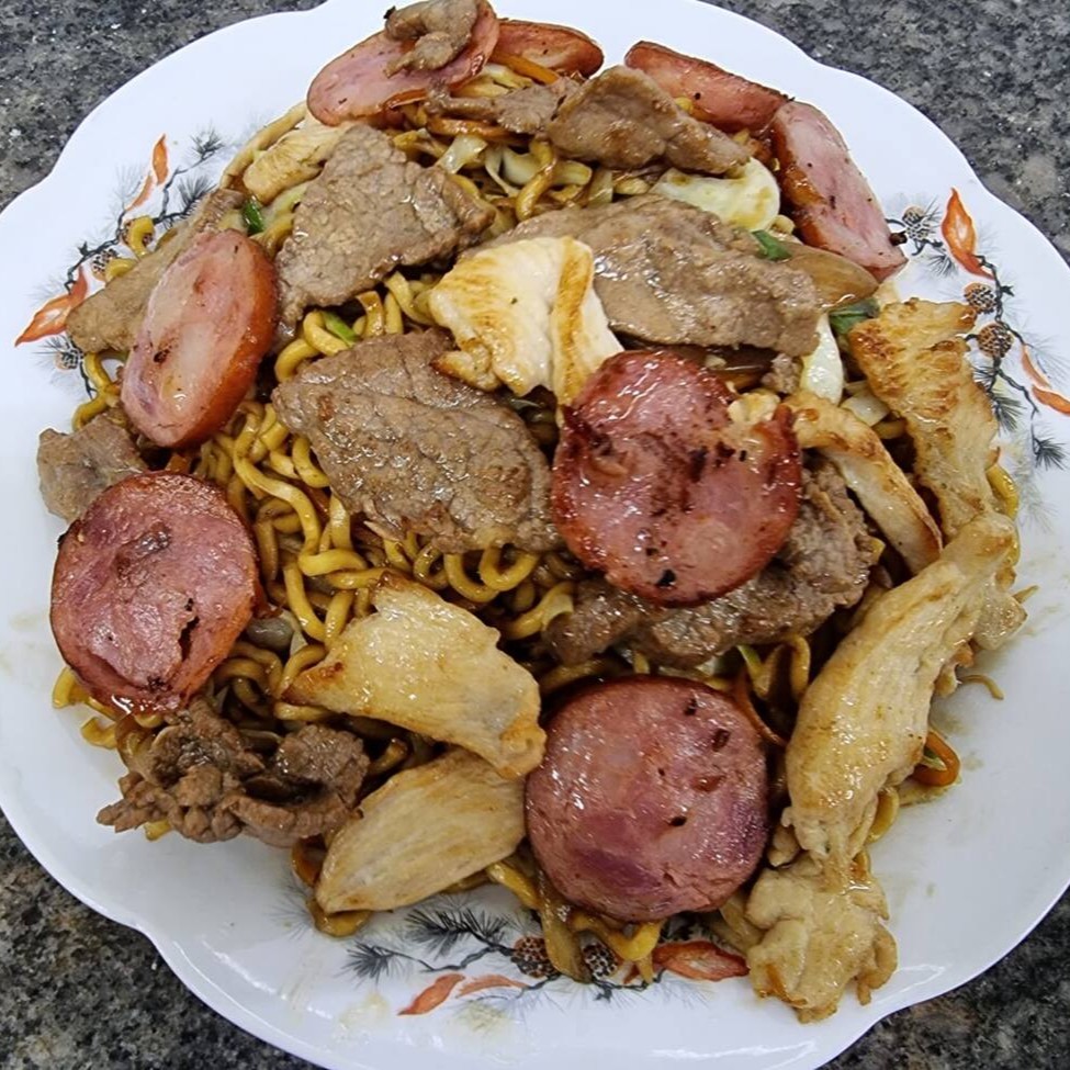 Calabresa, Frango, Carne, Macarrao, Repolho, Cebola, Cenoura, Cebolinha, Shoyu e Tempero especial