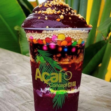Açaí super cremoso, batido com morango, saboroso, com opções de   complementos maravilhosos e gratuitos. Monte o seu!!!
