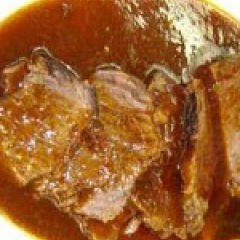 Carne assada com arroz e uma guarniçao a escolha