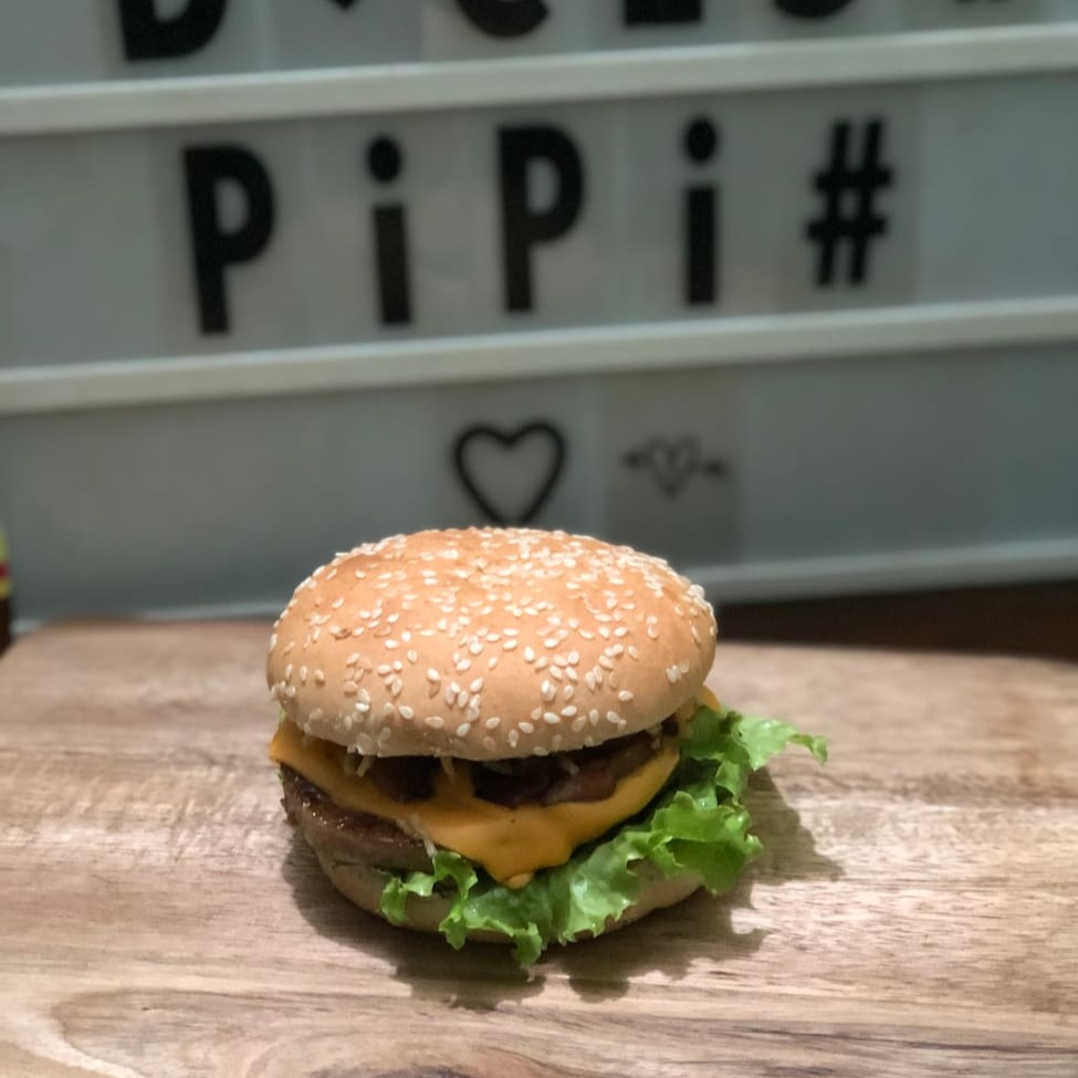 Carne 56g queijo bacon batata palha  ketchup  maionese billy jack  alface  tomate