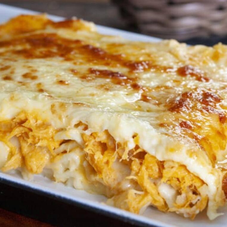 Escondidinho de Frango c/ Catupiry + Arroz + Batata Palha + Coca-Cola 200ml