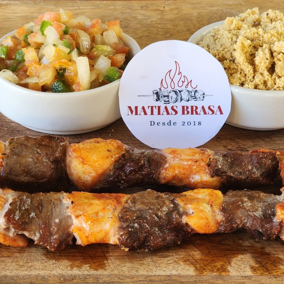 Carne e Frango.  Não Acompanha Molho + Farofa. Foto meramente ilustrativa 1 unidade