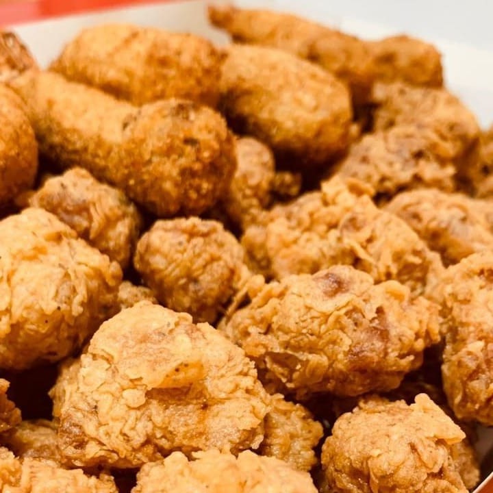 Delicioso Mix de Frango Crocante e Camarão Rosa Contendo 8 unidades de Camarão Rosa Empanado.