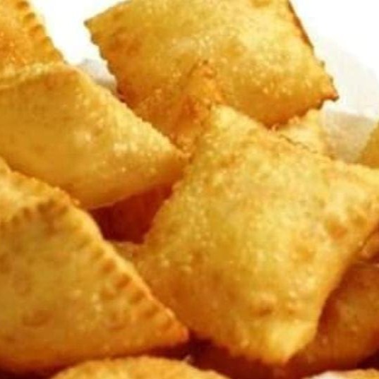 30 mini pasteis misto um pouco de cada exceto (caamarao , carne seca , queijo ,atum )