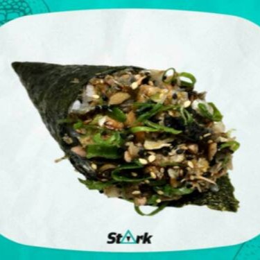 Alga, arroz, salmão skin, cebolinha e teriaky.