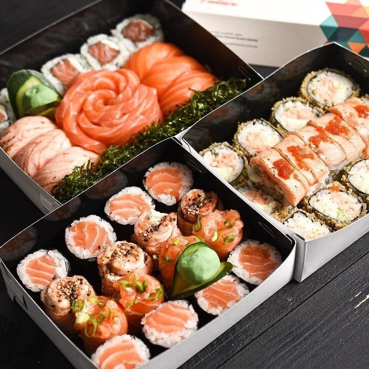 04 Filadélfia + 06 hot Filadélfia + 05 crocantes de salmão