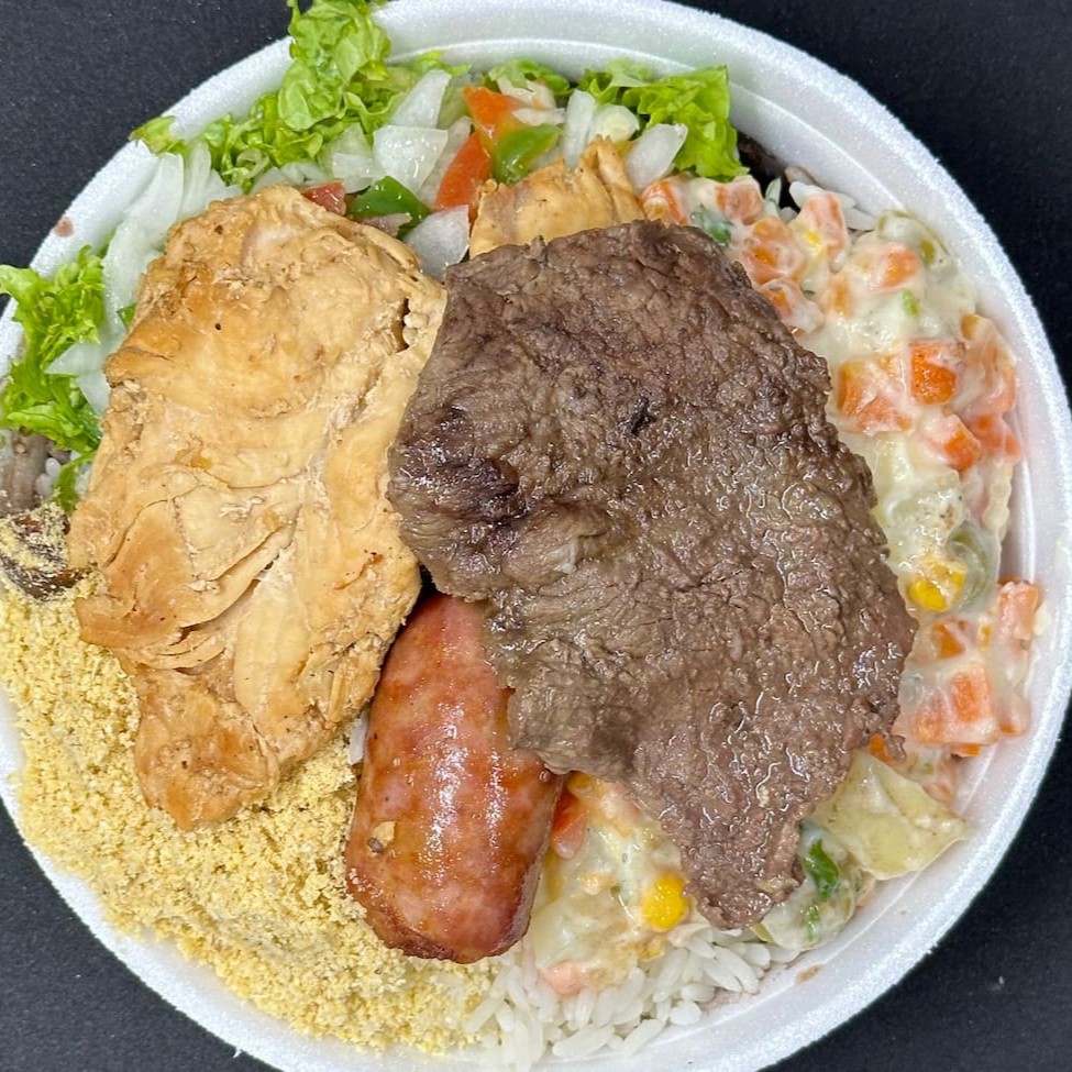 Arroz , feijão , salada e farofa