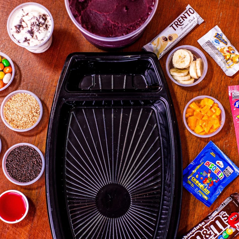 Peça e monte sua barca grande, em casa mesmo. Todos os itens irão separados, com 1,5 Litro de açaí e todos os complementos selecionados por você!