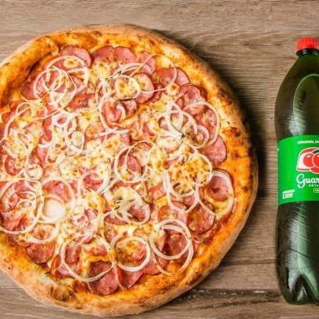 Uma Pizza 35cm + Refrigerante Até 2 sabores na pizza.