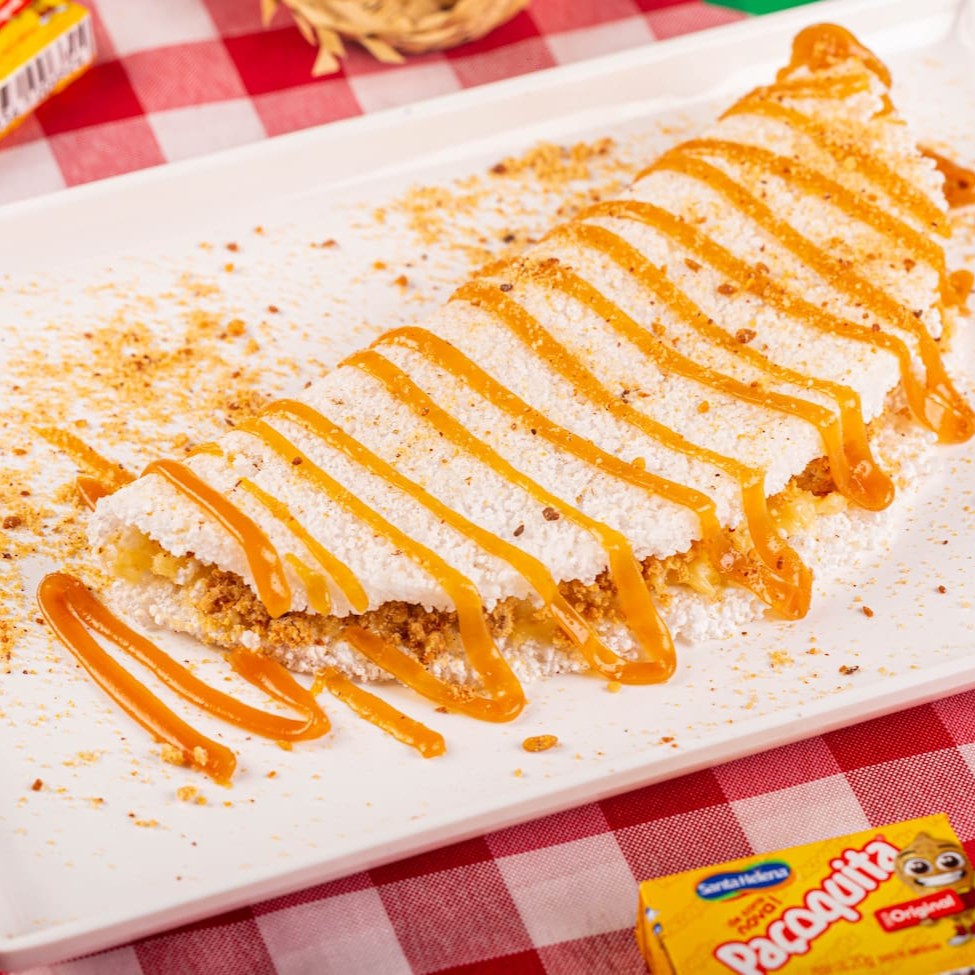 Tapioca recheada com doce de leite caseiro e muuuuita paçoca!