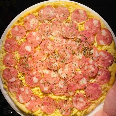 Pizza confeccionada por nós em nossa massa ! Pronta para assar quando chegar em casa ! Escolha seu sabor