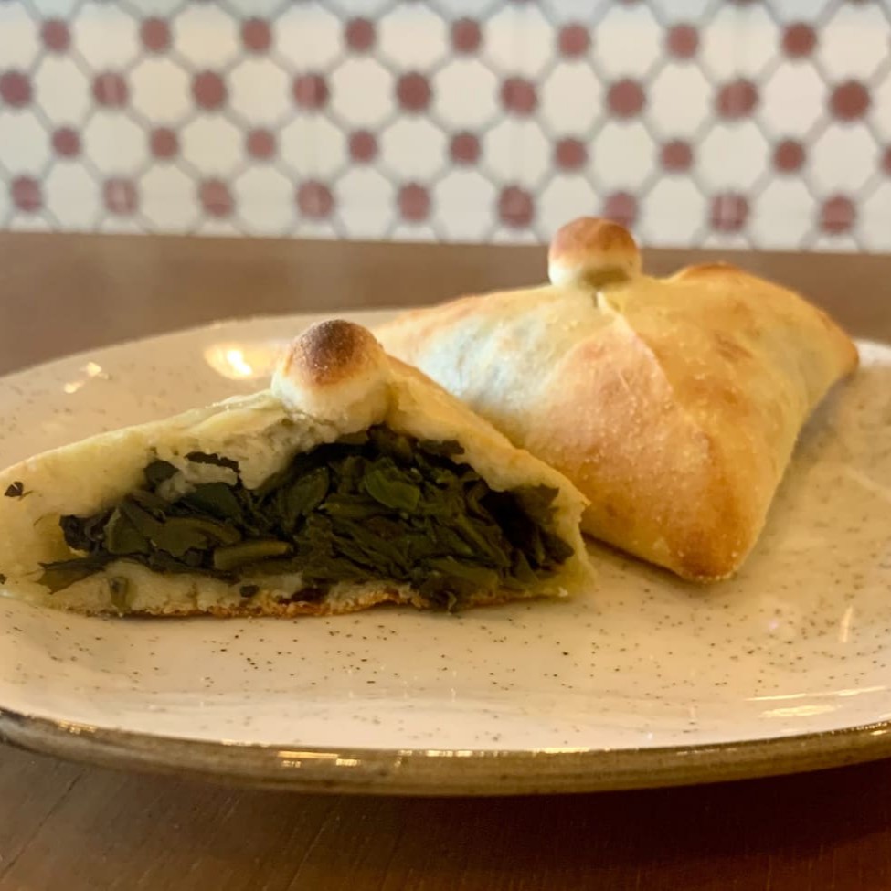 Esfiha recheada com verdura