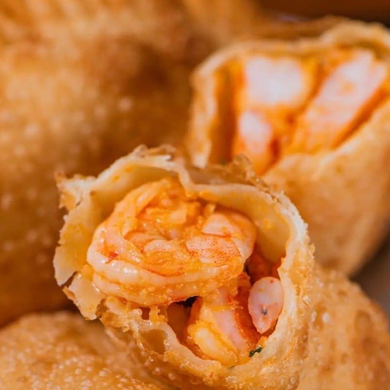 Camarões e creme estilo bobó.