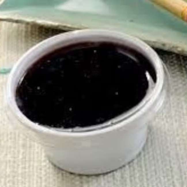 30 ml - Nossos molhos são preparados com receitas exclusivas e ingredientes selecionados, pensados para realçar ainda mais o sabor dos seus pratos favoritos. Do toque suave e cremoso ao picante na medida certa, cada molho é feito com carinho para proporcionar uma experiência única a cada garfada.