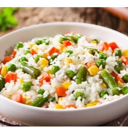 Ovo, cenoura, brócolis e cebolinha.