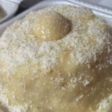 Massa: Baunilha  Recheio: Beijinho  Peso: aproximadamente de 500g a 800g