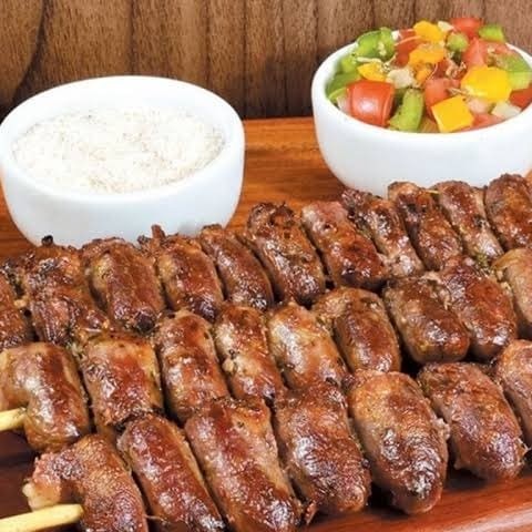 Aprecie nosso espetinho de coração, tenro e bem temperado. Uma iguaria que agrada aos paladares mais exigentes.
