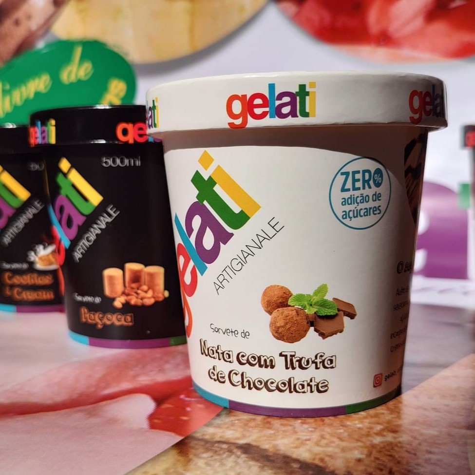 É isso mesmo !! Na compra de 2 copos de 500ml você leva mais 1 inteiramente grátis !! :D Aproveite essa promoção de lançamento que será por tempo limitado